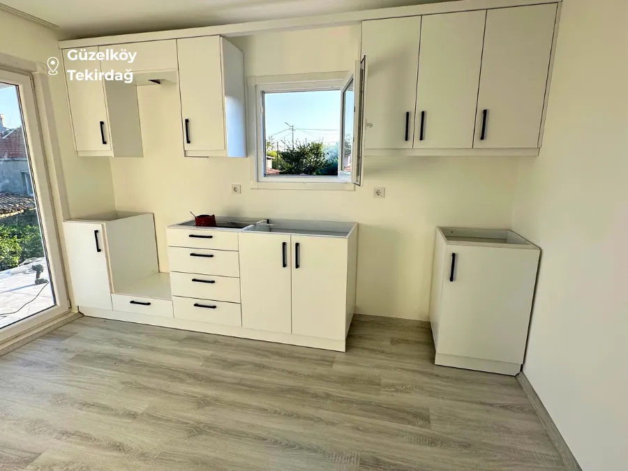 Güzelköy’de prefabrik ev mutfak detayı