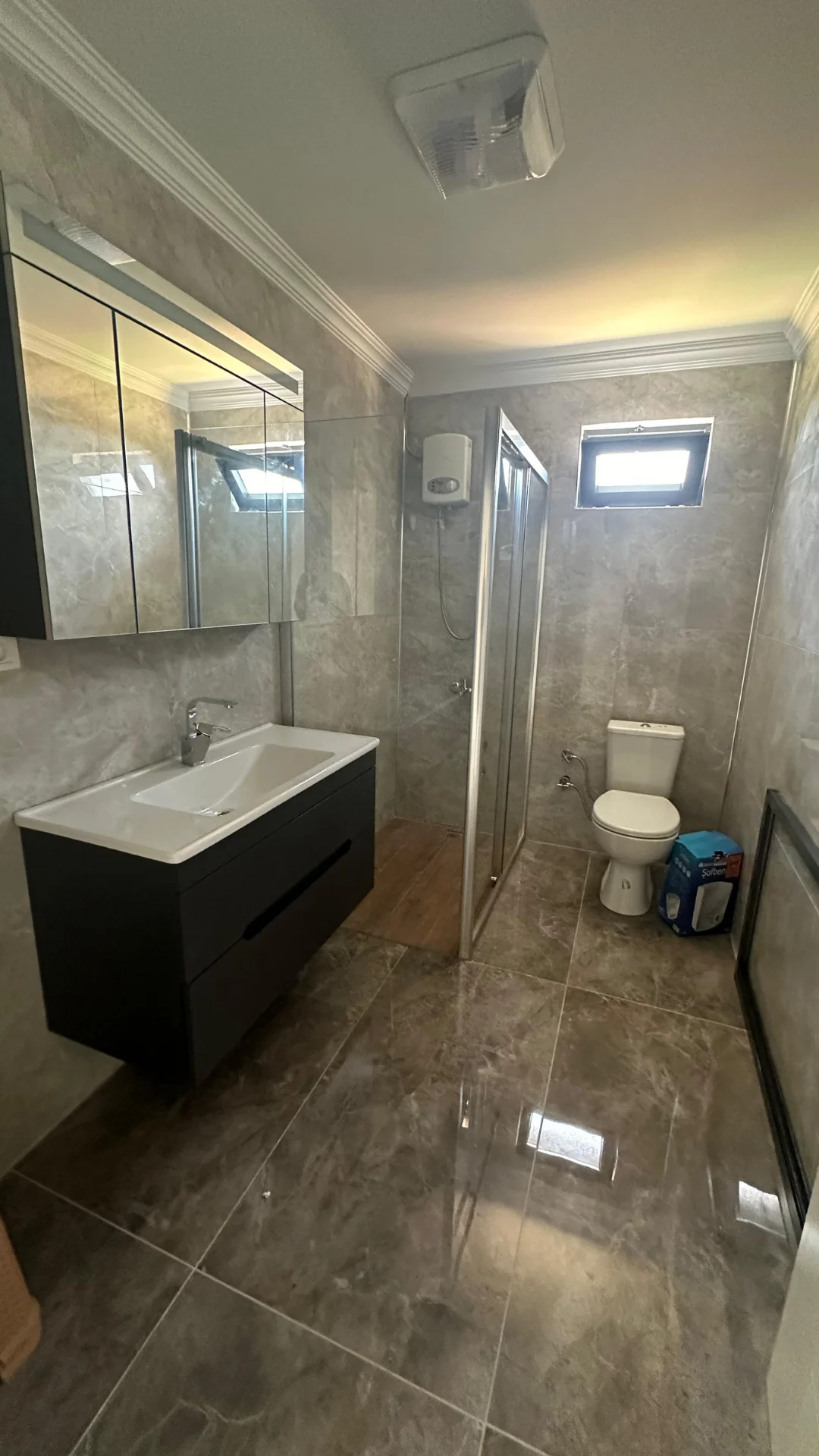Prefabrik Ev Banyo Tasarimi Modern Genis – Prefabrik / Çelik Ev